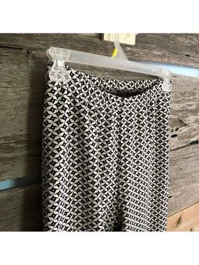 Just cozy size XL black/White patterned, fleece lined leggings